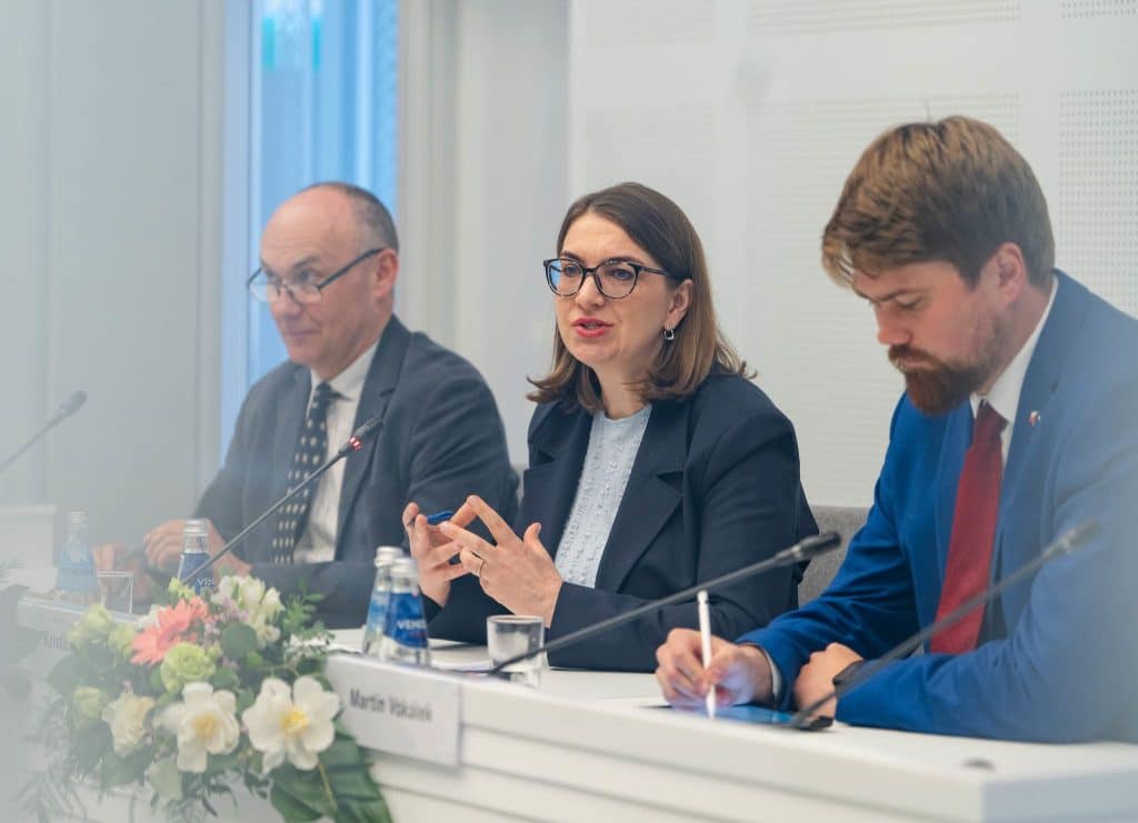 55197666557 f900a5dd9b k